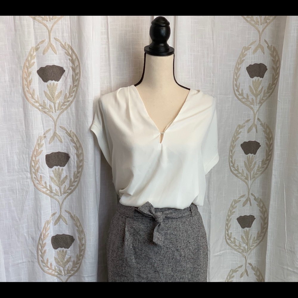 Anne Klein Cap Sleeve, V-Neck Blouse Sz 14